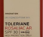 Toleriane Rosaliac AR SPF 30, un effet photoprotecteur validé mais…